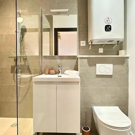 Apartment Vitton 2 - 1 Bedroom - Montchat Lyon