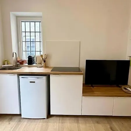 Vitton 2 - 1 Bedroom - Montchat Apartman *